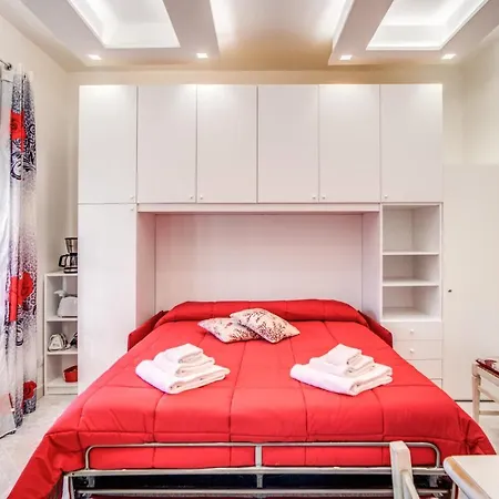 Casa Lolla, A Red Rose In アパート